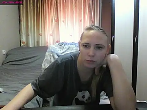 Snapshot of JenniDeep chatting on March 21, 2026, 12:31 pm JenniDeep online show from March 21, 2026, 12:31 pm
