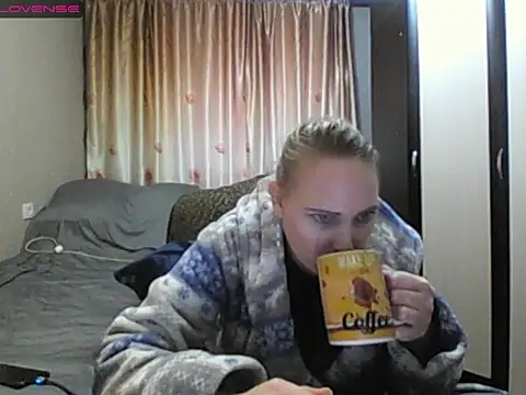 Snapshot of JenniDeep chatting on March 7, 2026, 12:32 pm JenniDeep online show from March 7, 2026, 12:32 pm