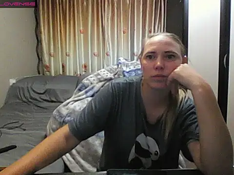 JenniDeep online show from June 11, 2026, 4:26 pm