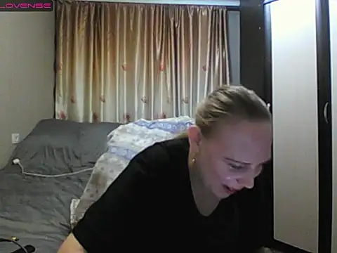 Snapshot of JenniDeep chatting on March 9, 2026, 7:06 pm JenniDeep online show from March 9, 2026, 7:06 pm