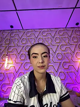 MelanyyJhonson15 online show from July 4, 2026, 10:25 pm