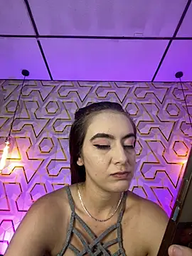 MelanyyJhonson15 online show from July 17, 2026, 8:28 pm