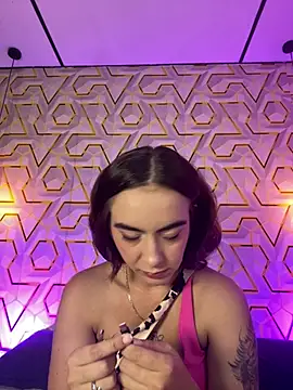 MelanyyJhonson15 online show from July 21, 2026, 9:05 pm