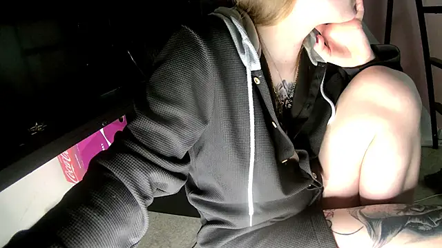 secretcouple 00 online show from February 14, 2026, 2:17 pm