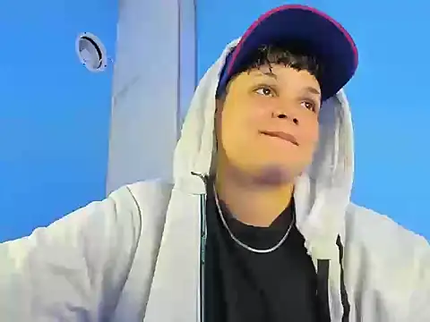 Snapshot of sharlott123 chatting on November 23, 2025, 10:20 pm sharlott123 online show from November 23, 2025, 10:20 pm