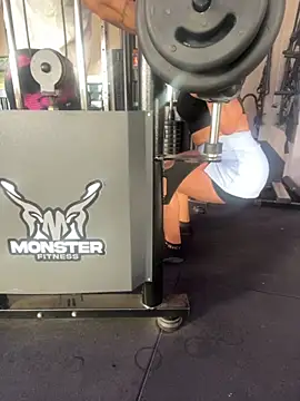 Snapshot of Monahliza chatting on December 3, 2025, 10:25 am Monahliza online show from December 3, 2025, 10:25 am