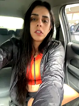 Snapshot of Monahliza chatting on December 2, 2025, 1:35 pm Monahliza online show from December 2, 2025, 1:35 pm