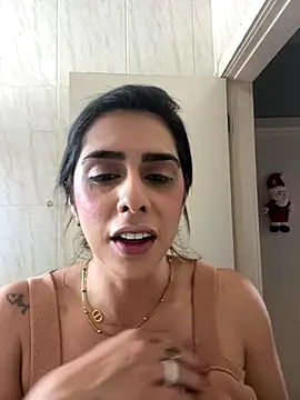 Snapshot of Monahliza chatting on December 5, 2025, 12:26 pm Monahliza online show from December 5, 2025, 12:26 pm