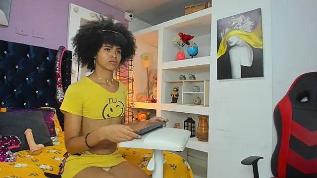 Zaira sofiaa online show from February 2, 2026, 2:10 am