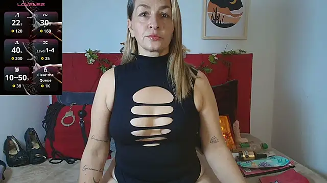 Snapshot of Kim_raver40 chatting on December 5, 2025, 6:39 pm Kim raver40 online show from December 5, 2025, 6:39 pm