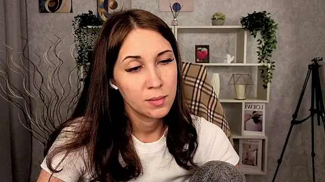 DreamWaltz online show from November 22, 2025, 10:30 pm