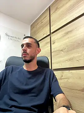 juancamodel online show from November 24, 2025, 7:03 pm