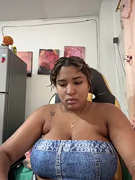 morena-2025 online show from June 18, 2026, 9:53 pm