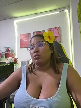 morena-2025 online show from May 30, 2026, 1:34 am