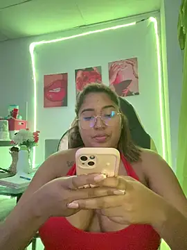 morena-2025 online show from May 28, 2026, 2:19 am