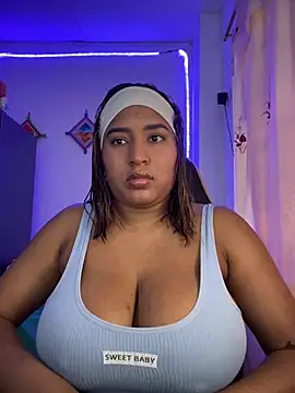 morena-2025 online show from July 3, 2026, 10:49 pm