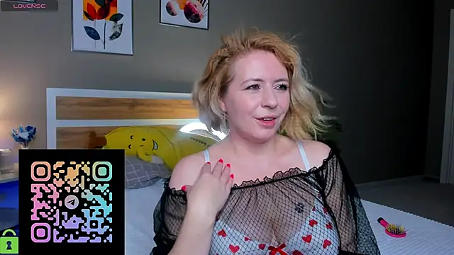 miss lisaaa online show from December 14, 2025, 2:29 am