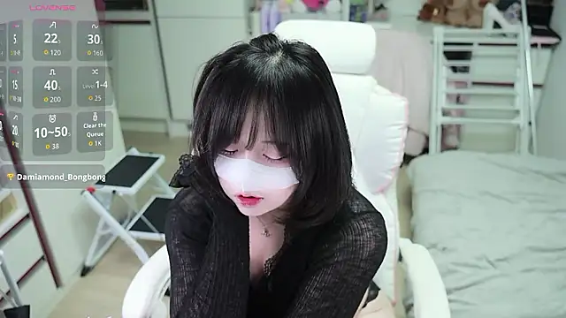 kimhyeona2005 online show from May 17, 2026, 10:48 am