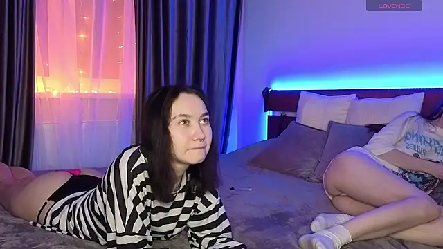 gollytiana online show from January 5, 2026, 5:27 pm