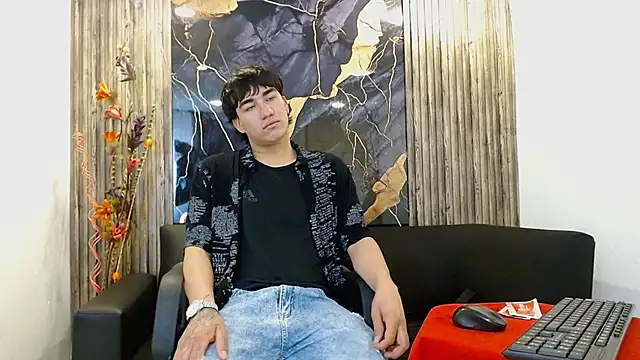 Tommy160920 online show from November 18, 2025, 12:41 pm