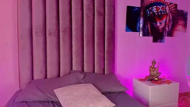 GabrielaSuarez  online show from July 4, 2026, 8:35 pm