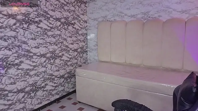 Evy Luxx v online show from February 8, 2026, 3:26 am