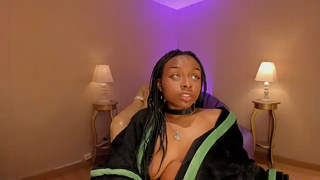 Midnight Bluee online show from December 14, 2025, 8:09 am