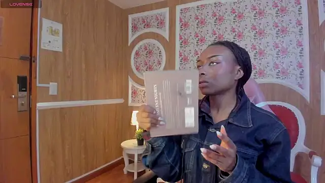 Midnight Bluee online show from November 27, 2025, 7:58 pm