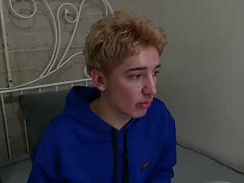 LucasFinister online show from November 18, 2025, 11:35 am