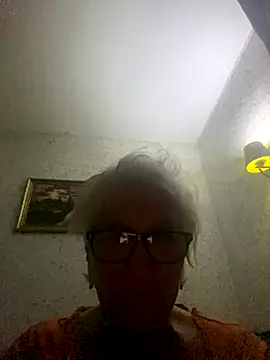 Snapshot of EvaaaSky chatting on November 13, 2025, 9:19 pm EvaaaSky online show from November 13, 2025, 9:19 pm