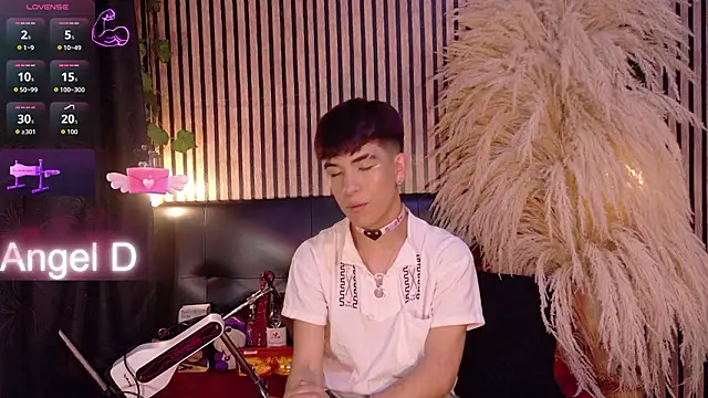 Snapshot of Angeldust19 chatting on February 10, 2026, 5:06 am Angeldust19 online show from February 10, 2026, 5:06 am