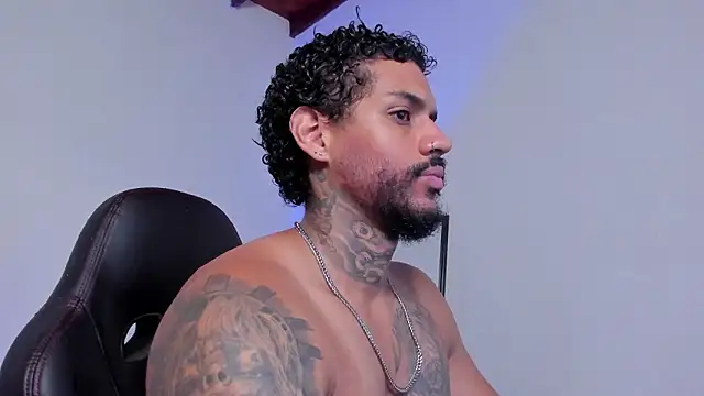 LuigiVitale 1 online show from March 28, 2026, 1:06 am