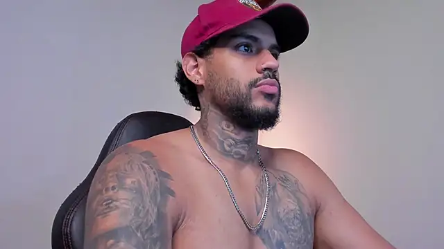 LuigiVitale 1 online show from February 17, 2026, 1:25 am