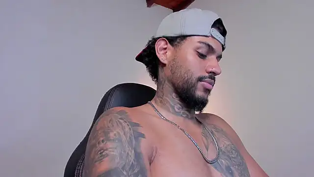 LuigiVitale 1 online show from February 19, 2026, 1:46 am