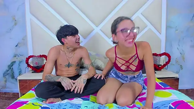 Snapshot of LoveBoundDuo chatting on November 15, 2025, 6:39 am LoveBoundDuo online show from November 15, 2025, 6:39 am