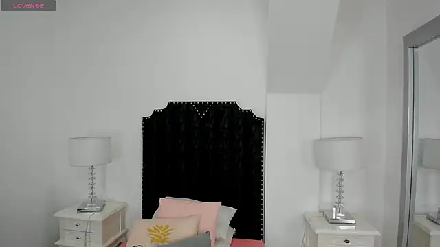 kendall jones7 online show from January 13, 2026, 8:02 pm