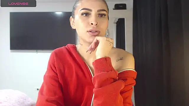 Linda  fiore online show from November 16, 2025, 4:28 am