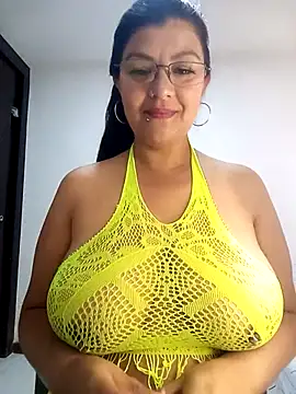 CelesteAlvarez1989 online show from May 9, 2026, 1:58 pm