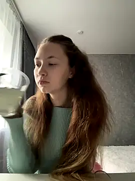 Holy Poly online show from December 4, 2025, 8:24 am