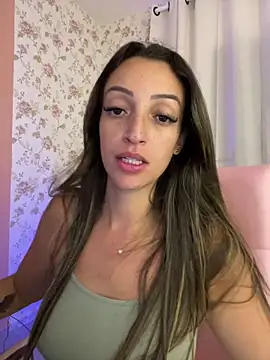 Snapshot of BelleRune chatting on February 10, 2026, 5:23 pm BelleRune online show from February 10, 2026, 5:23 pm