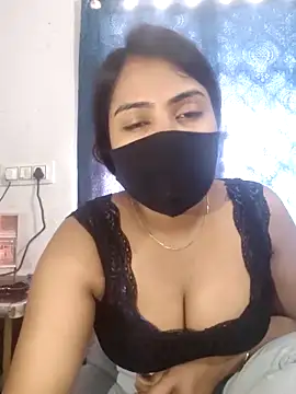 Snapshot of Red_Love_1 chatting on February 4, 2026, 7:14 am Red Love 1 online show from February 4, 2026, 7:14 am