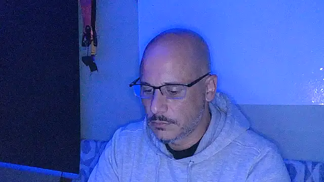 Snapshot of Marck_80 chatting on November 15, 2025, 1:31 am Marck 80 online show from November 15, 2025, 1:31 am