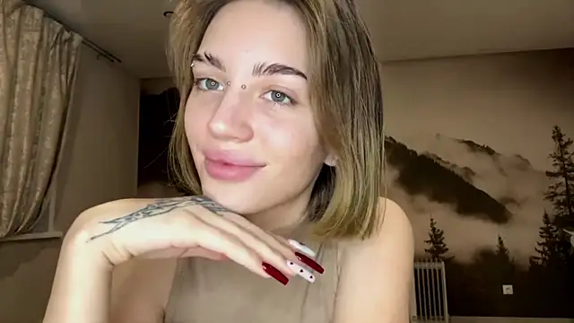 MelaineAytes online show from December 22, 2025, 2:06 pm