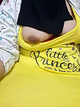 Snapshot of mnbvcxzqwertyuiop1235 chatting on April 13, 2026, 7:51 pm mnbvcxzqwertyuiop1235 online show from April 13, 2026, 7:51 pm