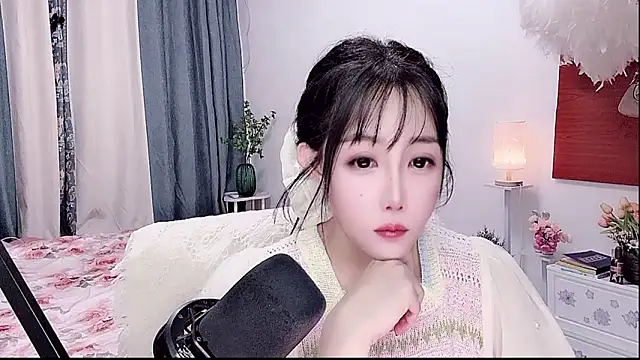 Laura 520 online show from June 4, 2026, 11:37 am