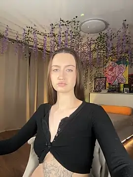 that eva online show from November 28, 2025, 6:13 am