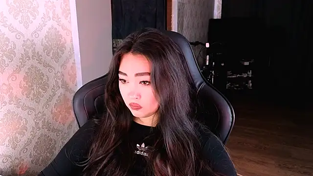 Emma Uilson online show from February 16, 2026, 5:50 am