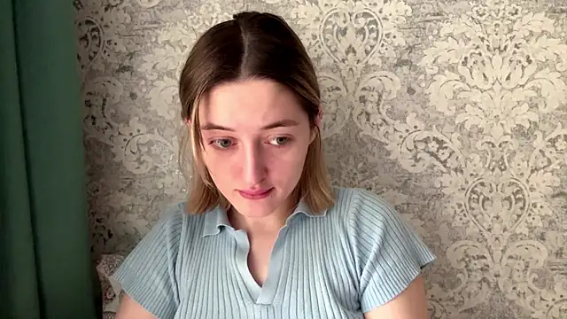 Emily lyy online show from December 22, 2025, 8:03 am