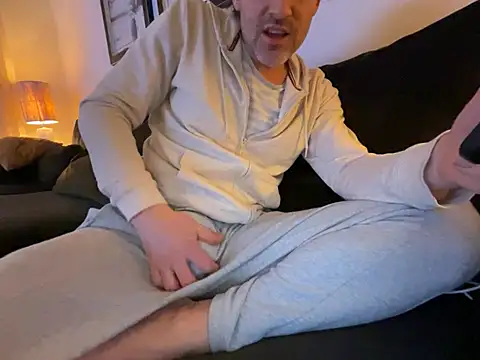 Brandonn1989amateur online show from February 22, 2026, 8:10 pm