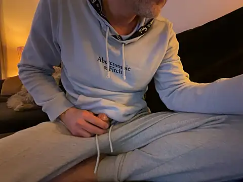 Brandonn1989amateur online show from February 2, 2026, 9:36 pm